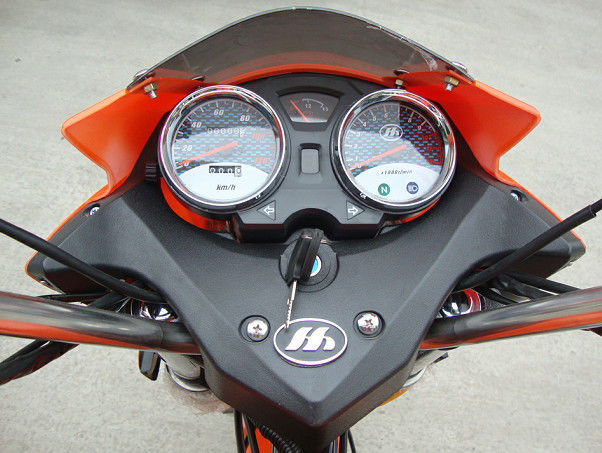 OEM البنزين 250CC 200CC البضائع الثلاثيه ، الصينية 3 عجلة دراجة نارية مع محرك رمح