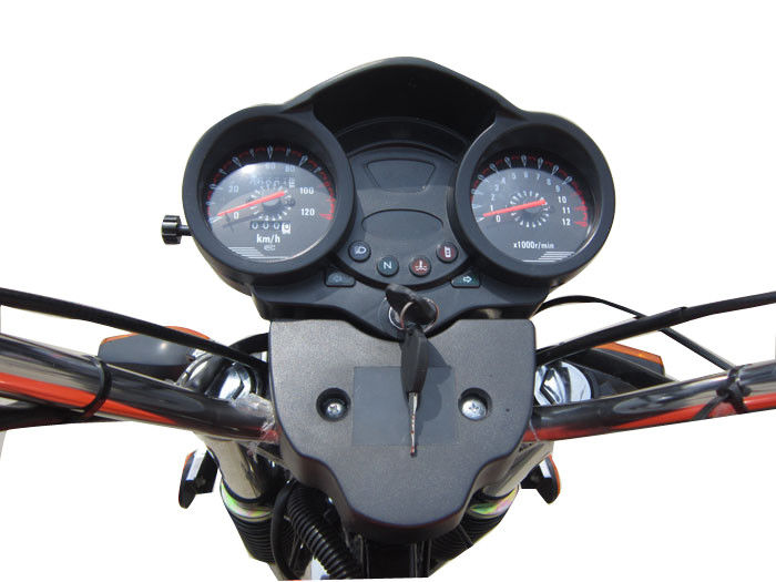 الأحمر 150CC الميكانيكيه البضائع الثلاثيه ، الصينية ترايك دراجة نارية مع ضوء صندوق الشحن